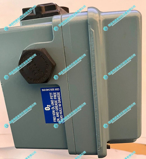 FOXBORO  SRI986-BIDS7ZZZNA阀门定位器